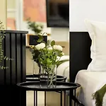 Home Sweet Home. Stylish Studio Near Cismigiu